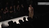 时尚走秀：美女模特T台走秀，飘飘似仙