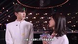 霸道总裁上线！蔡徐坤看展偶遇了两年前的自己，内心什么感觉？