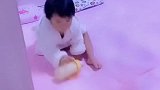 妹妹：哥，你快点上来吧，等你一起翘二郎腿呢