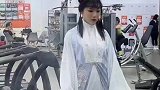 这个林妹妹不一般，一天20组硬拉，从大观园杀到花果山