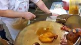 香港美食：快刀手40秒砍好一只鸡，看这刀功要起风！