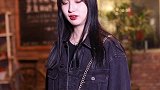 #街访  #工资 你们觉得男生一个月赚多少才能养女朋友？