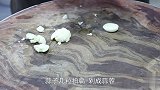 年夜饭怎能少了这道菜，大厨分享凉拌双耳的做法，酸辣爽脆真过瘾