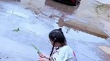 小家伙喜提布加迪，带姐姐去兜风