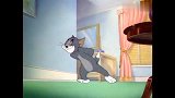 猫和老鼠：杰瑞挑衅汤姆，可汤姆怕吵醒大狗，拿杰瑞没办法