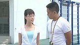 美琪上课说小话被叫出，老师手点了点：头这边，脚那边，50个！
