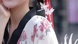回眸一笑百媚生。遇见这么美的汉服小姐姐