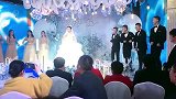 婚礼上新娘带头热舞“谁是我的新郎”，没才艺都不好意思嫁人
