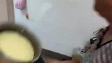 这是个技术流，居然会做高压锅蛋糕