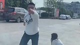 爆笑：大哥，你这样子会把嫂子惯坏的！