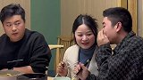 女子相亲带男闺蜜同去，男子趁机溜走，还顺走两瓶红酒