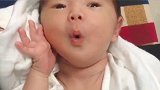 这是与生俱来的本领吗？不料画面一出，笑喷无数人