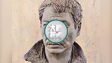 一路走好！四川小伙捏泥塑纪念达叔：耗时4天，只为怀念