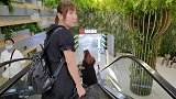品牌方说小光表现不错，花钱开民宿让小光去西湖玩，民宿环境咋样