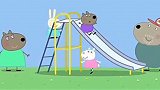 小猪佩奇：佩奇和家人去游乐场玩，哪里的秋千太酷了