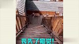 下楼梯的奇葩方式，你们的骚操作，真不怕疼吗？