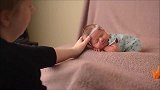 给新生小宝宝拍艺术照，这摆拍技术太厉害了，有娃的赶紧学起来