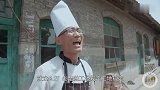 短剧：工地打饭吃不饱，工友用美人计灌醉厨师，带走满满一大盆饭