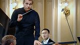 俄罗斯国际音乐比赛“放错曲”中国钢琴家发懵走红