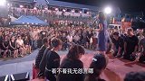 美女唱曲唱的声泪俱下，老太太竟醒了过来