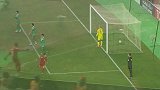 越南队角球进攻先拔头筹！ 妖锋禁区内倒钩潘文德门前抢射得手
