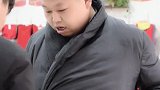 把水果店老板气疯了！