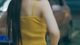 爱照镜子是女人的天性