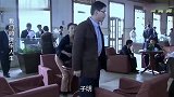 前妻去求人办事，不料却发现穷鬼前夫成了首长，大老板都巴结他
