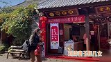 刘烨妻子带儿女外出被偶遇，母女挽手超有爱，诺一身高快赶超妈妈