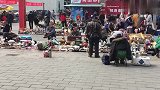每周才有一天的旧货地摊 为了点东西还急上眼了 捡漏的人真不少