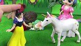 贝儿公主要救妈妈，白雪公主帮助了贝儿，你们愿意帮助贝儿吗？