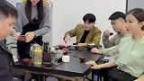 厂花一摇，老板魂都得飘！所谓的土豪也难过美人关