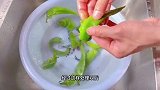 湖南非常有名的辣椒拌皮蛋，鲜嫩入味还不油腻，用来拌饭吃超级棒