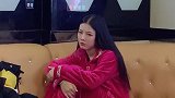 闺蜜说出来吃个夜宵，所以我素颜还穿着睡衣