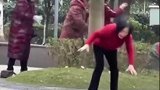这是什么广场舞，多少有点吓人了