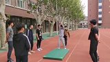 还是体育生的快乐简单，一大早就上演“黑人抬棺”