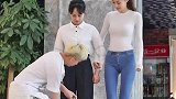 要是你你选哪一个？腿长没朋友