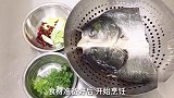 饭店的红烧鱼头为啥好吃？大厨教你一招，汤汁浓郁，鲜香美味