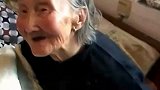 7旬儿子照顾98岁瘫痪母亲22年