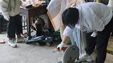 李雪琴做客蘑菇屋，做木工干活一点不含糊，李诞陈赫偷懒想要逃离