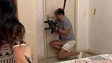 帮女婿教训一下睡懒觉的女儿