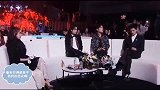 哥哥发糖了，就这两人背影被哥哥画下来了，好浪漫！