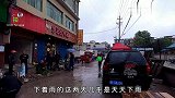 四川朋友来贵州紫云赶集淘兰花，她说不方便露面，我也就没拍视频