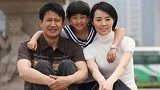 因穷被前妻抛弃，带着儿子北漂一夜成名，现如今成宠妻狂魔