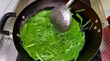 吃了30年韭菜，第一次见这做法，满满的一大盘上桌几分钟就吃光
