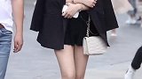 街上看到美女，你们先看脸还是先看腿呢，街拍穿搭
