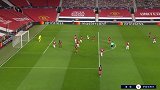 第17分钟伊斯坦布尔球员维什恰射门 - 打偏