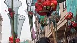 居民建房，村民自制神器收集主人抛下物品