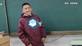 调皮男生被推选为班干部哽咽落泪，网友加油少年！