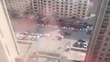 娘俩在家憋坏了，一上午就这么坐着，结果汇报了一共有15人出入